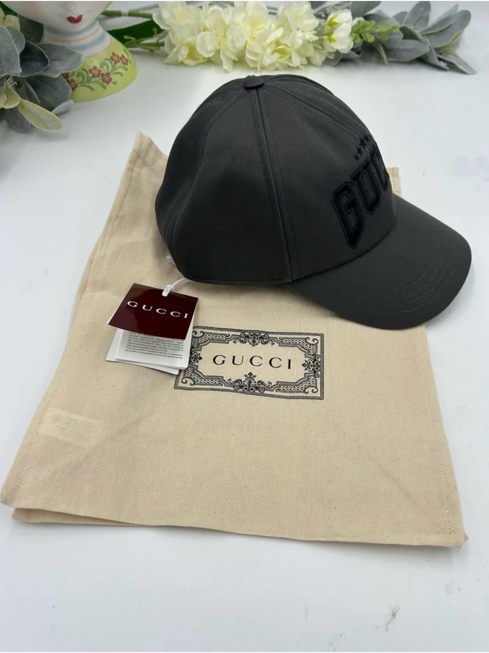 Men’s Gucci cotton canvas embroidered logo baseball cap size medium adjustable